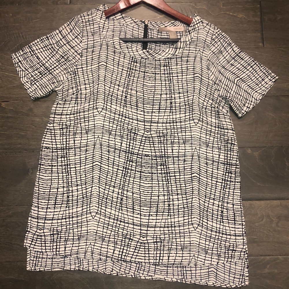 Forever 21 Contemporary black and white top